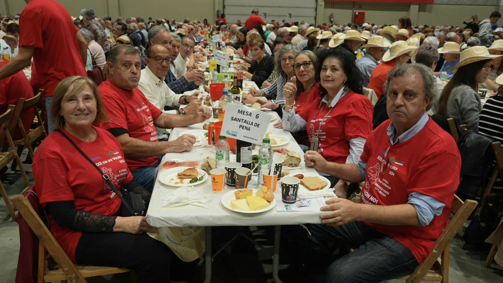 Foto de una reunión de asociaciones de vecinos
